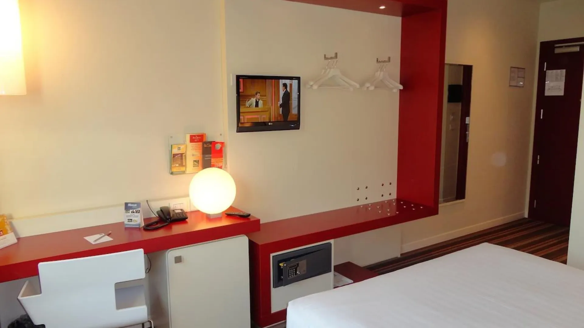 Michelino 75 By The Sydney Hotel Bologne