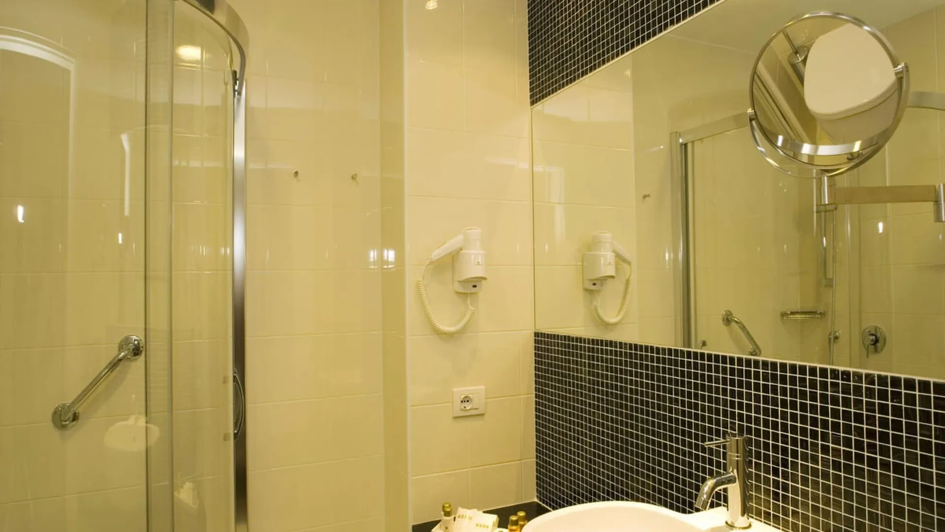 Michelino 75 By The Sydney Hotel Bolonia
